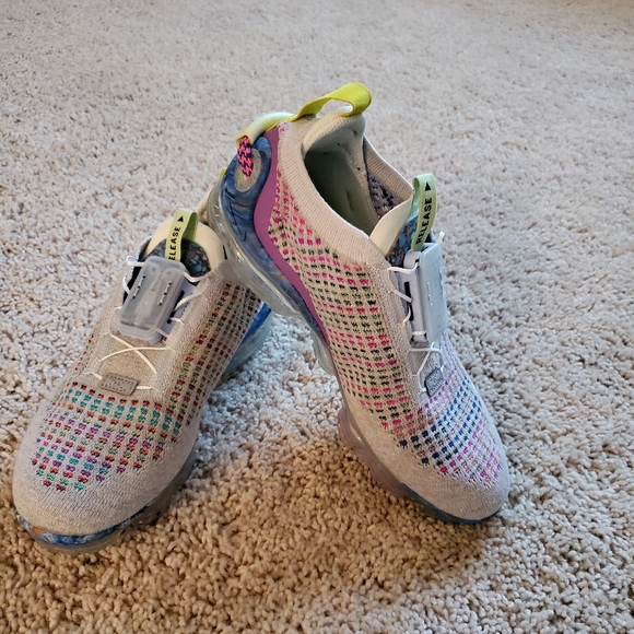 Nike Air VaporMax 2020 Flyknit Multi-Colour CJ6740-001 - Picture 6 of 8